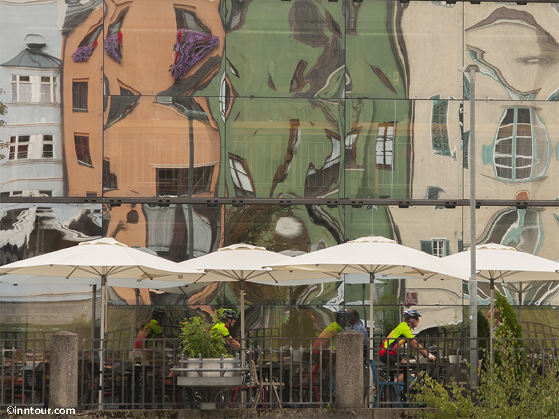 Imposante Radreise vom Herzen der Alpenmetropole Innsbruck am Innradweg durch das markante Tiroler Inntal, durch den sonnenverwöhnten Vinschgau entlang des Etschradweges ins Trentino, bis dich in Venezien die Serenissima Venedig herzlich begrüßt.